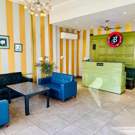 Hotel Golden Fern Патіала Екстер'єр фото