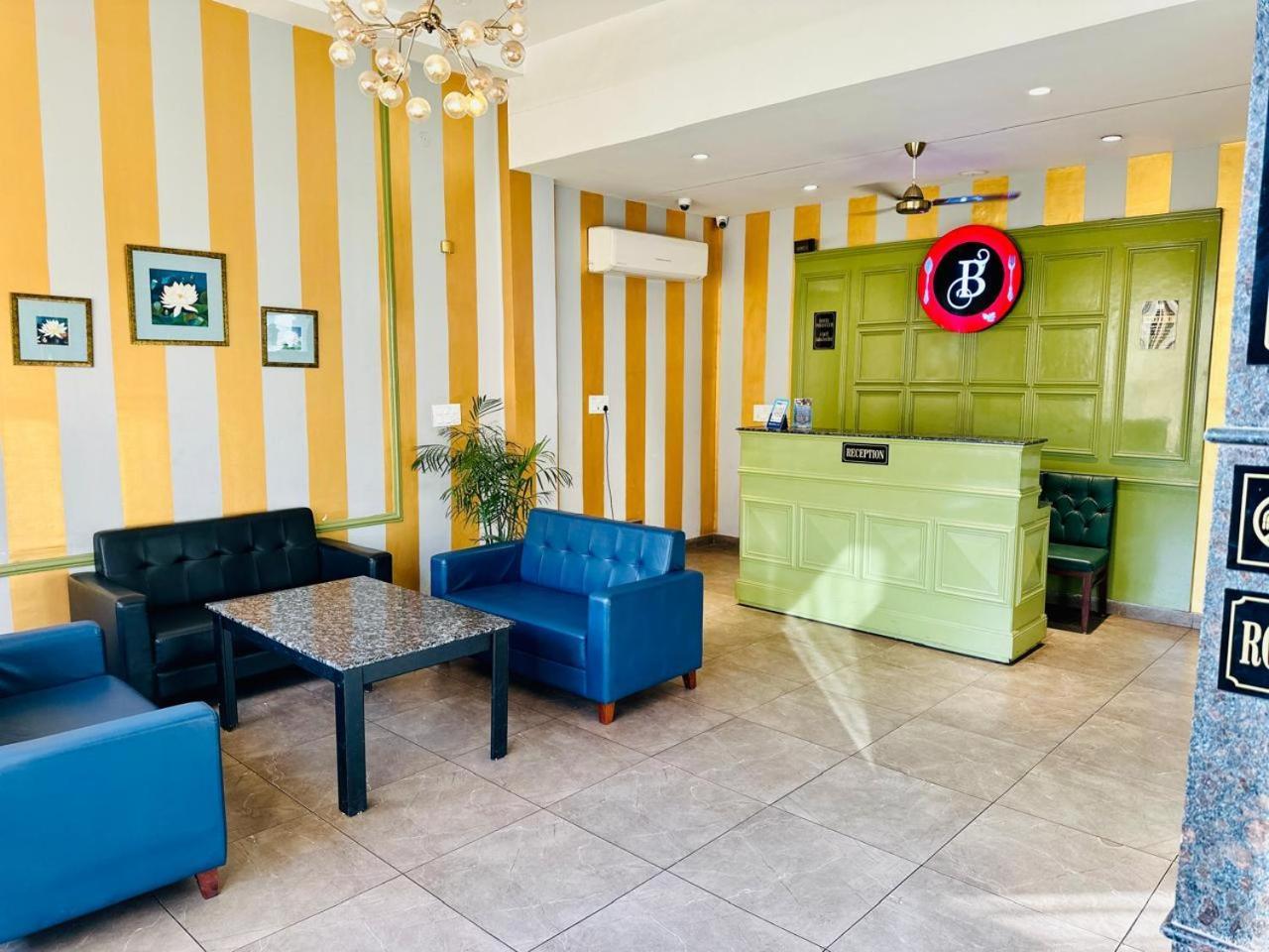Hotel Golden Fern Патіала Екстер'єр фото