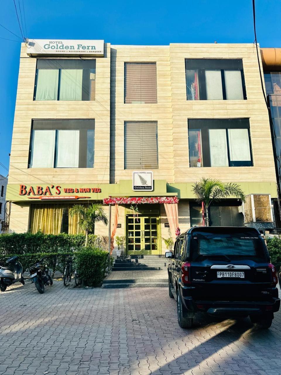 Hotel Golden Fern Патіала Екстер'єр фото