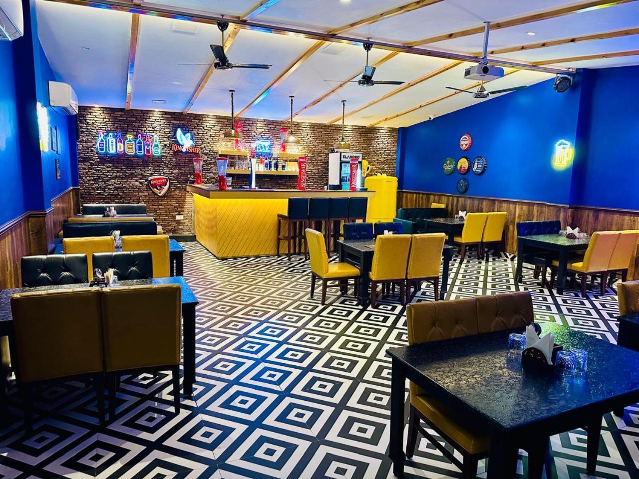 Hotel Golden Fern Патіала Екстер'єр фото